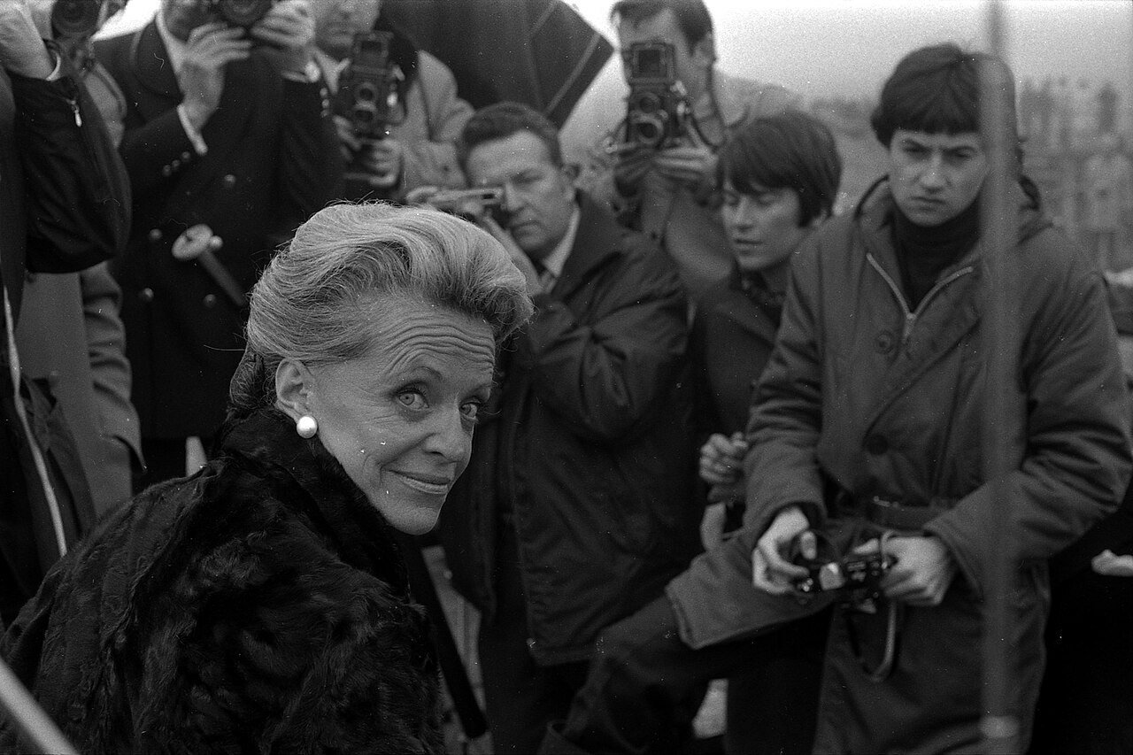Photographie — Jacqueline Auriol à Toulouse-Blagnac lors du premier vol de Concorde, 2 mars 1969