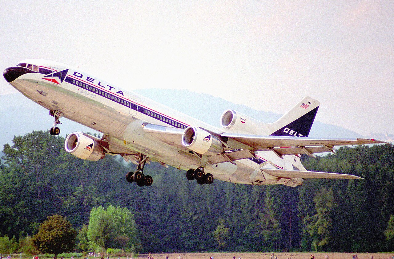 Photographie — Lockheed L-1011 TriStar 500 de Delta à Zurich, 1995