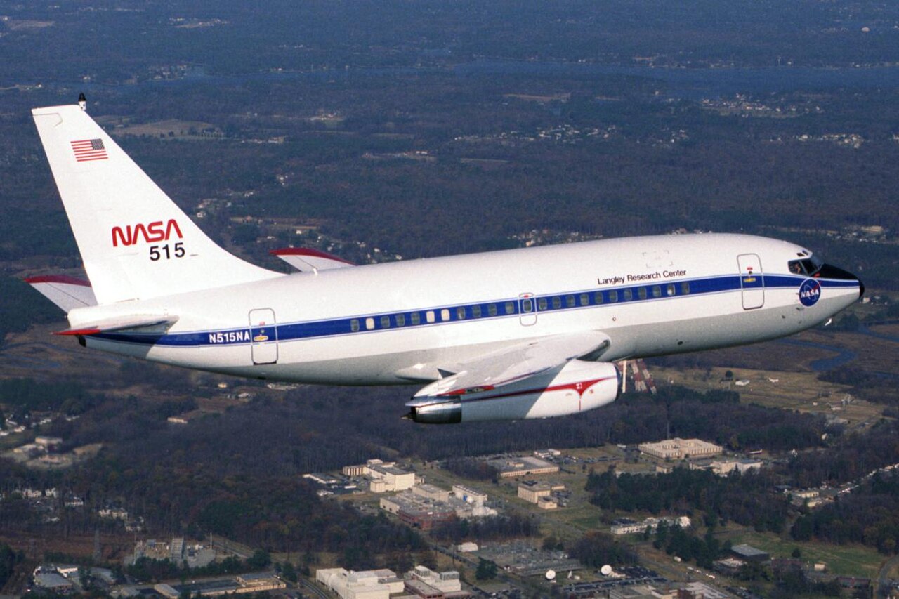 Photographie — NASA 515, le premier Boeing 737 construit, en vol